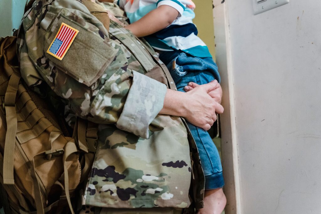 Naturalization through military service / naturalización por servicio militar