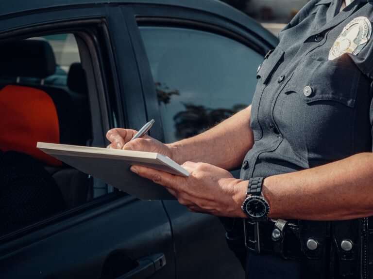 Does a DUI affect naturalization & good moral character? / Afecta un DUI el buen caracter moral y naturalizacion?